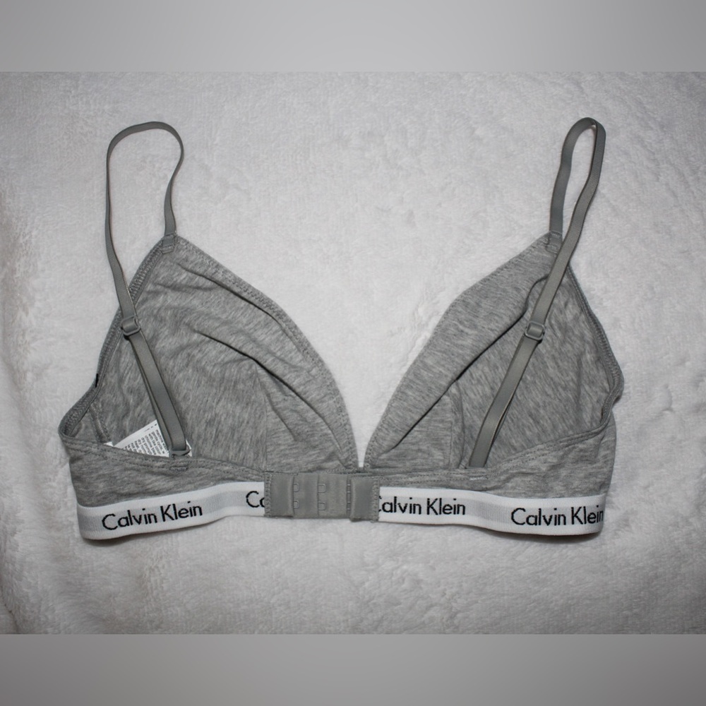 Calvin Klein Women’s Carousel Triangle Bralette (Medium, Grey Heather) - Picture 2 of 3